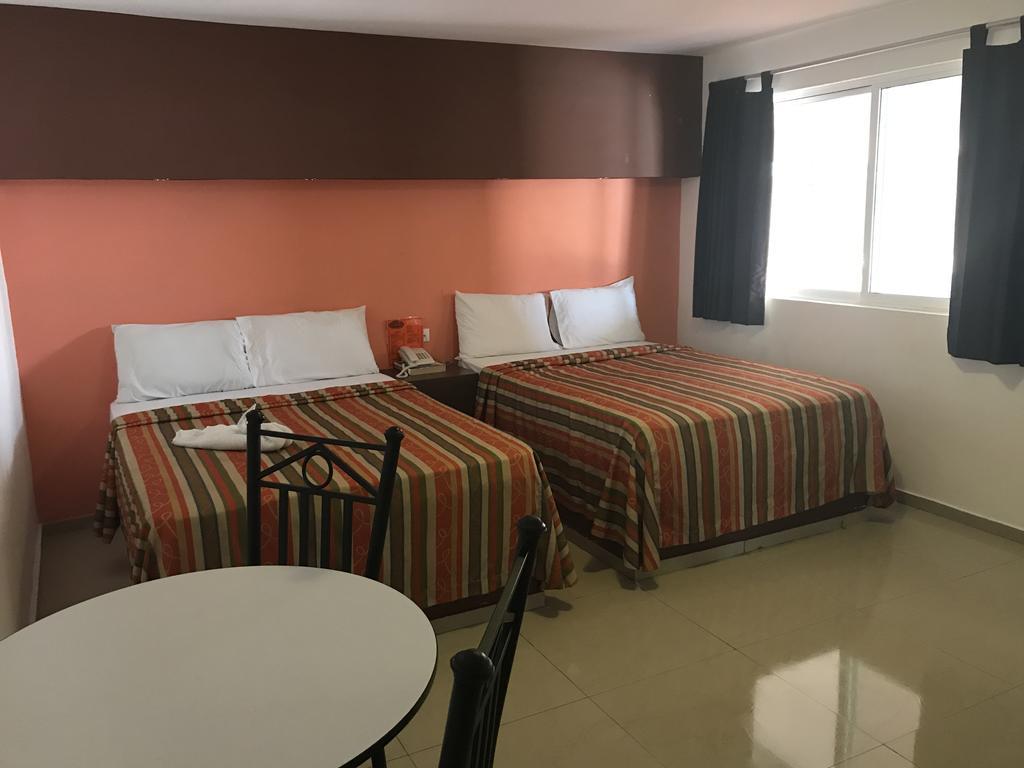 Hotel Posada Maya Merida Bagian luar foto